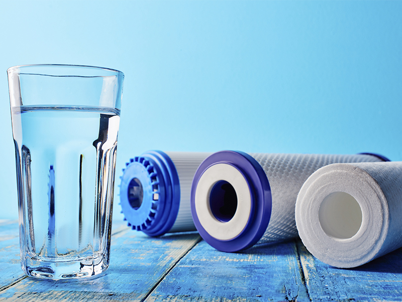 Синий фильтр для воды. Фильтр для воды. Фильтр для питьевой воды. Красивый фильтр для воды. Фильтрованная вода.